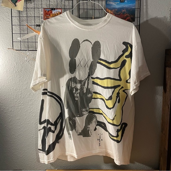 Men’s White Travis Scott KAWS Fragment Tee - Picture 1 of 12